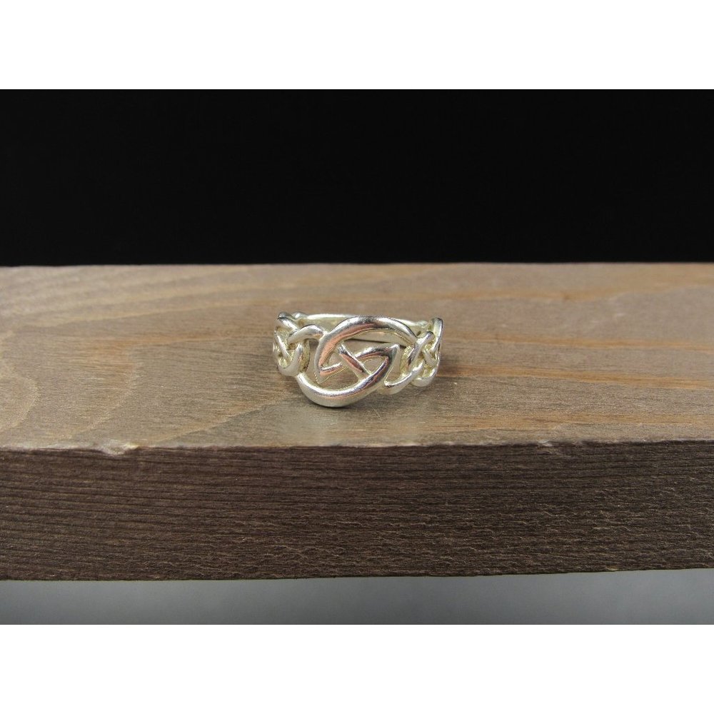 Size 5 Sterling Silver Celtic Pattern Small Band Ring Vintage Statement